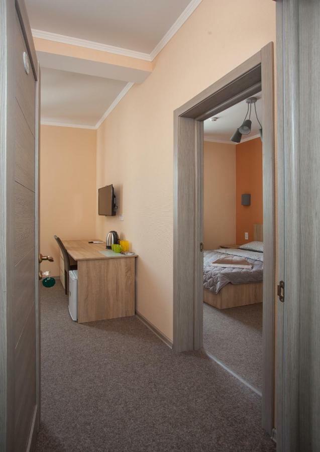 Fanfan Hotel Odessa Exterior photo